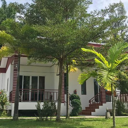 Tara House 호텔 란타섬 외부 사진