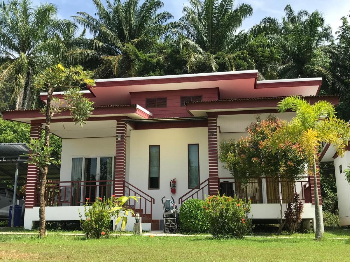 Tara House 호텔 란타섬 외부 사진