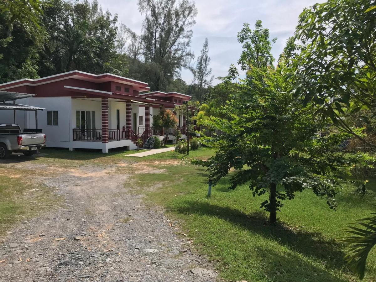 Tara House 호텔 란타섬 외부 사진