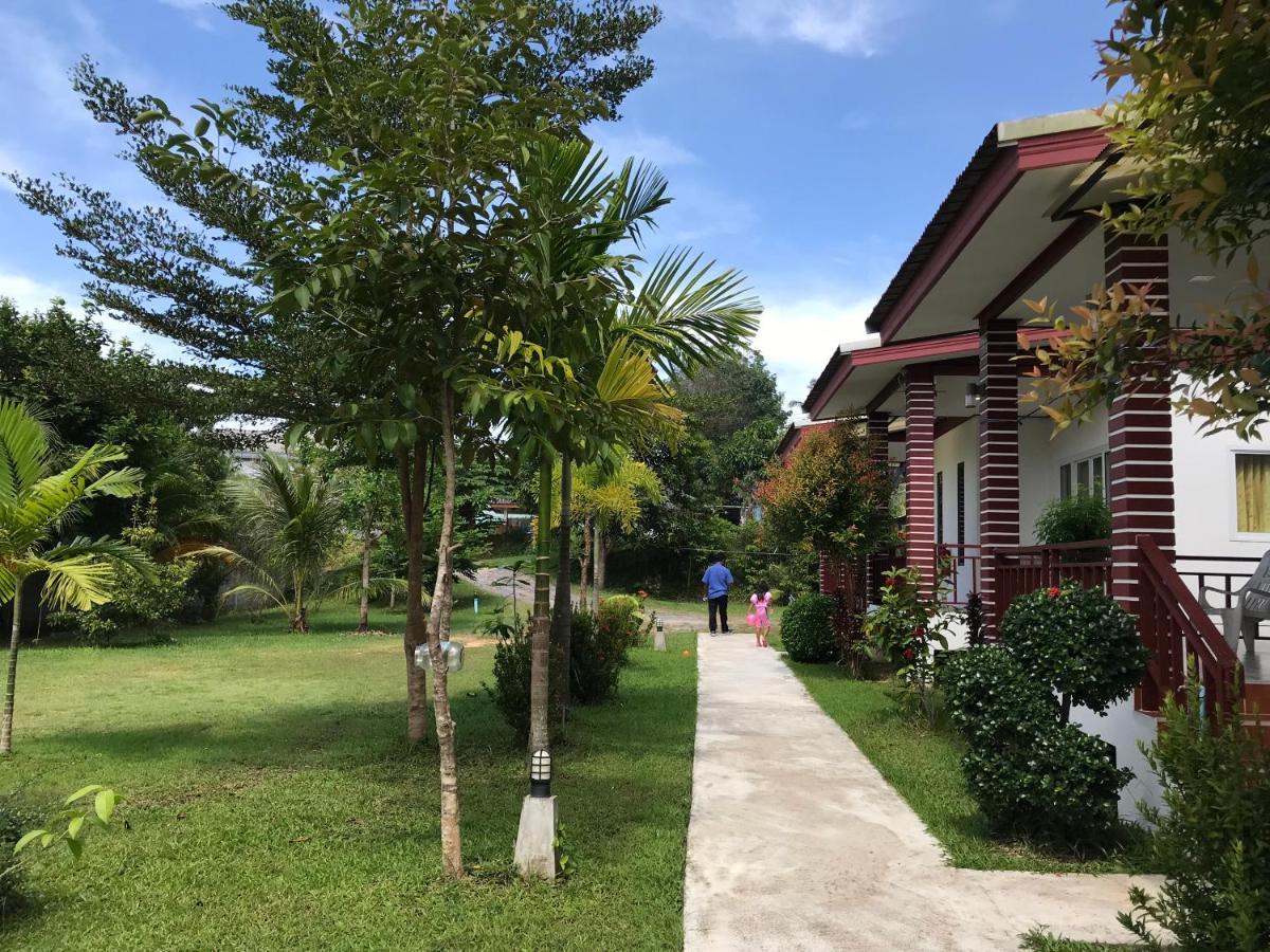 Tara House 호텔 란타섬 외부 사진