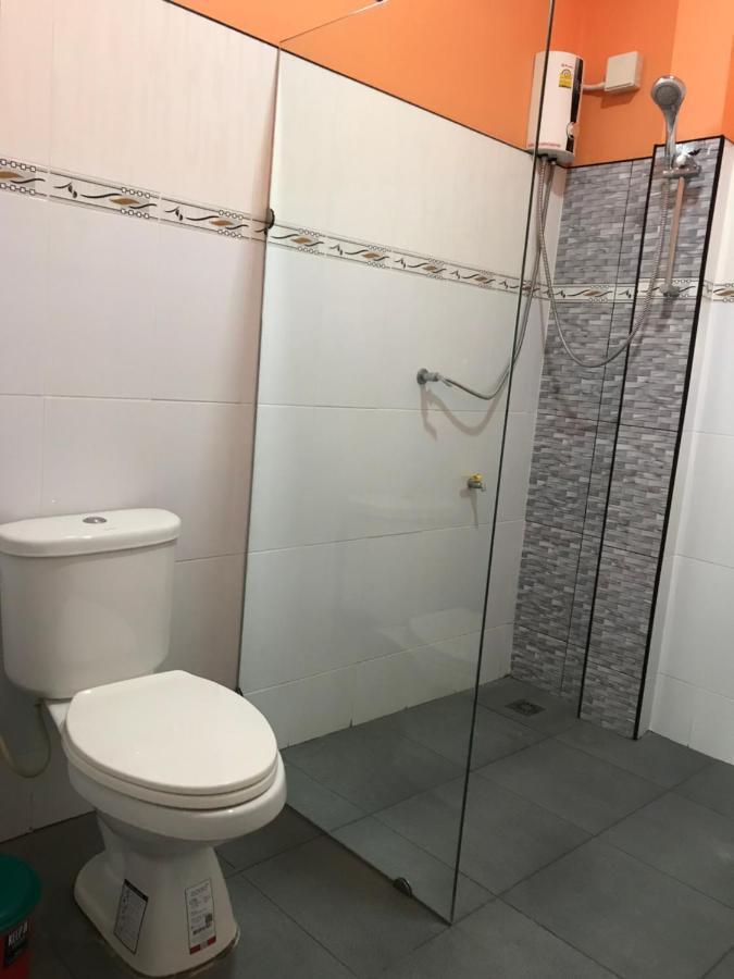 Tara House 호텔 란타섬 외부 사진