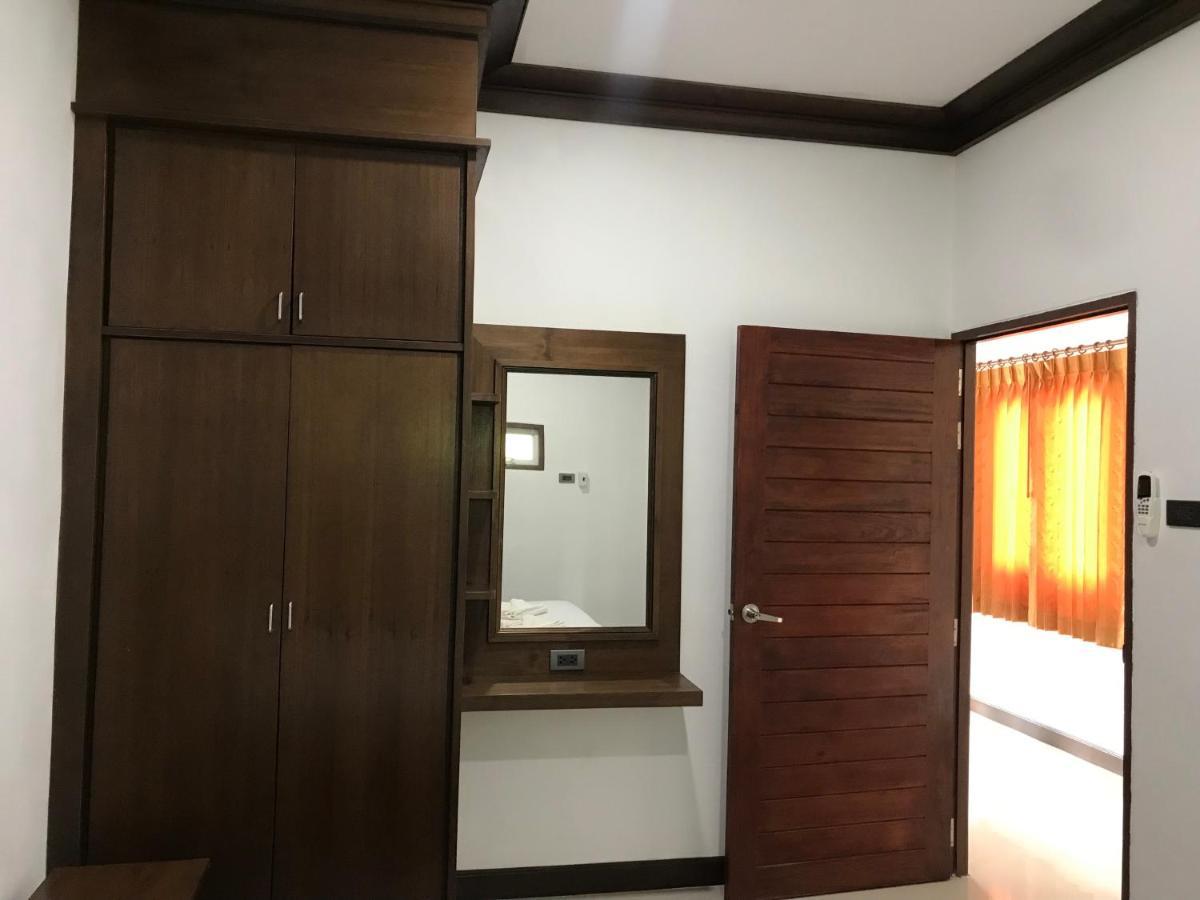 Tara House 호텔 란타섬 외부 사진
